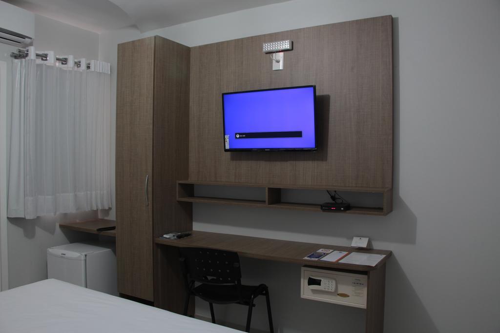 Ilha Costeira Hotel 2*